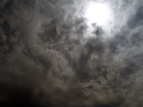 雲の合間から太陽も出てきた